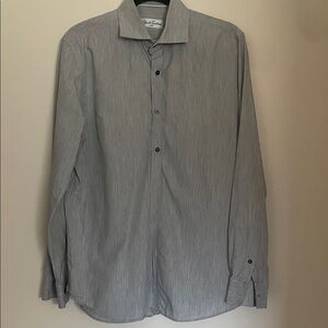 Robert Graham Men's Subtle Striped Gray Dress Shirt